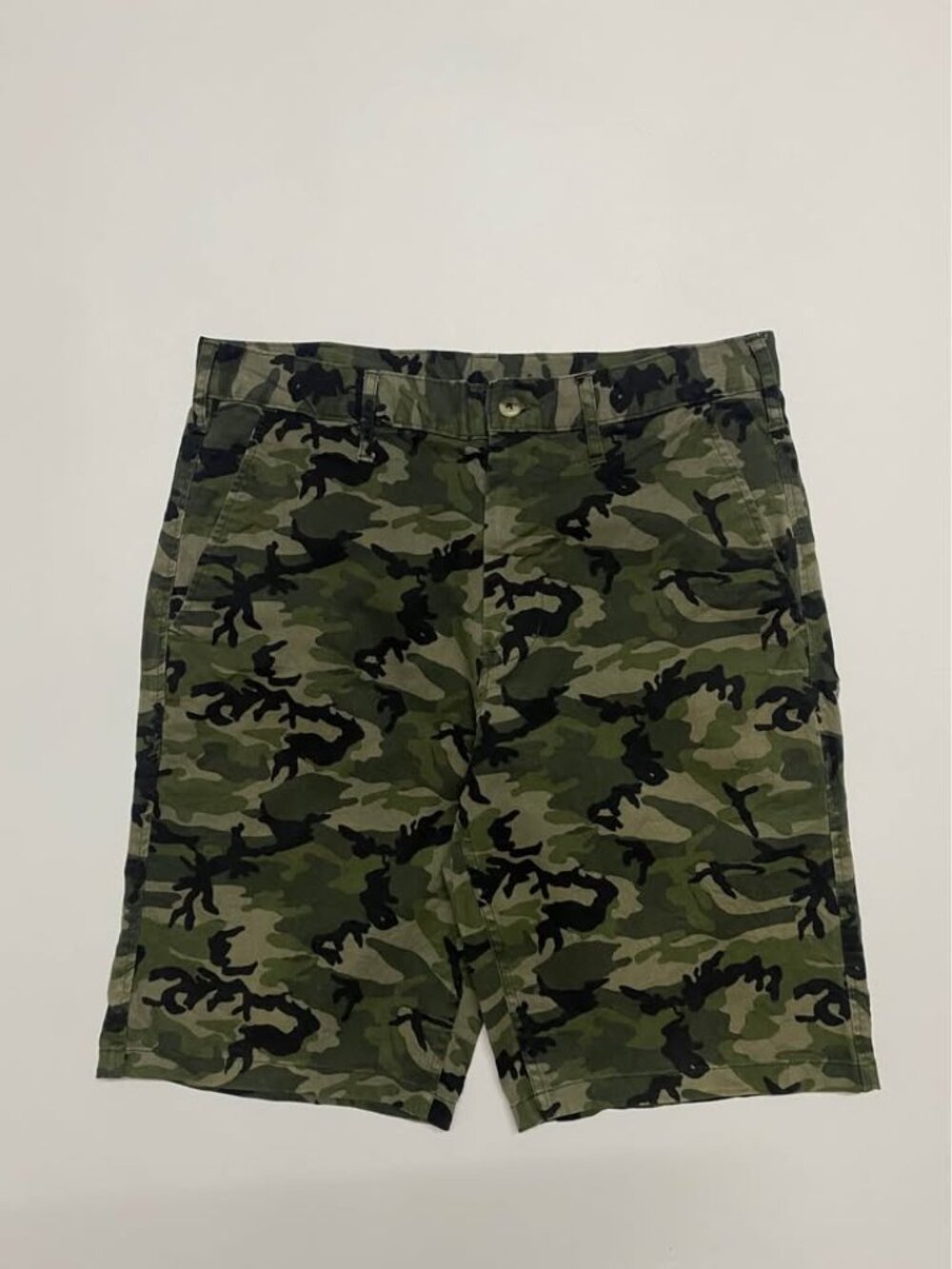Men's Camouflage Cargo Shorts - Picture 1 of 3